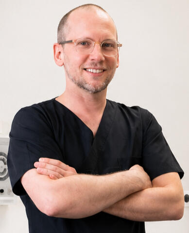 Dr Arnaud Barthélemy Portrait du Dr Arnaud Barthélemy dentiste à Strasbourg
